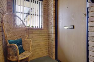 Flat Entrance- click for photo gallery